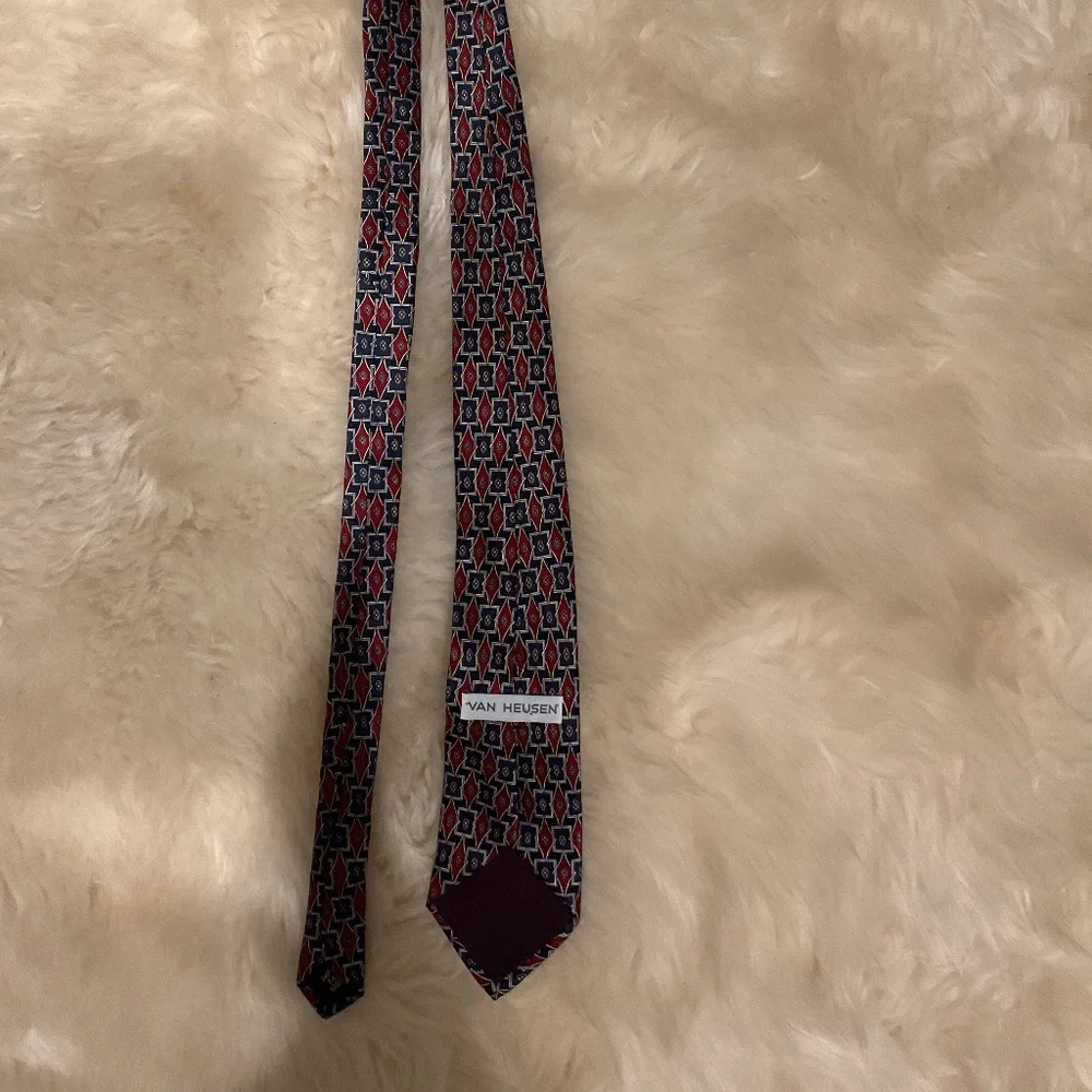 Boys Van Heusen Tie
